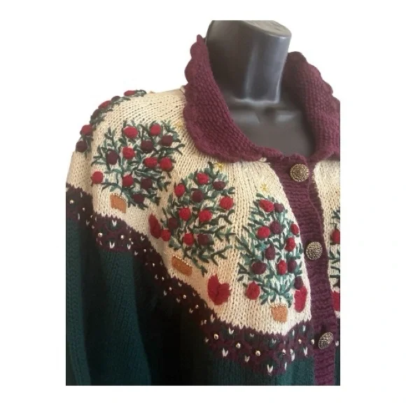 Vintage Floral Embroidered Christmas Sweater Size S - Picture 4 of 16